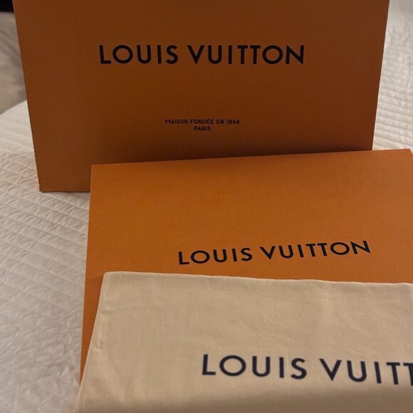 Louis Vuitton Neverfull MM Large Box, Dust Bag, and Shopping Bag 19x18 New LV - Picture 1 of 11